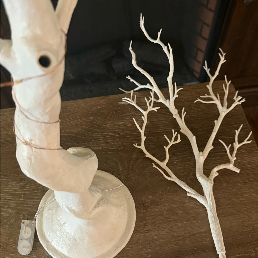 Elegant Manzanita Tree Centerpiece Decor 3.4FT Tall - Picture 5 of 7